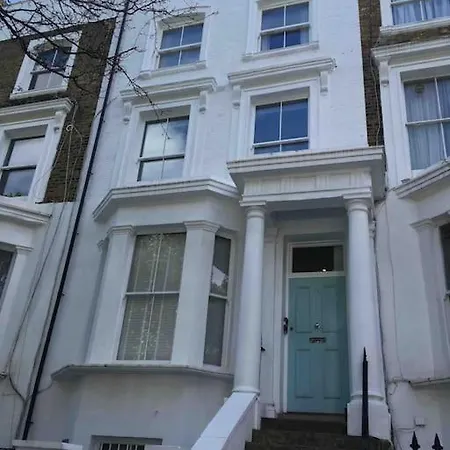 Newly Refurbished 2-bedroom Flat In Notting Hill * London