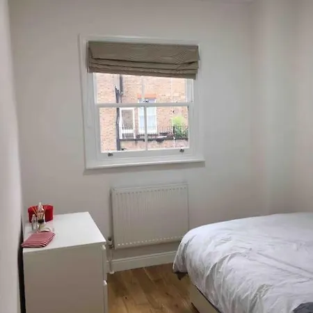 Newly Refurbished 2-bedroom Flat In Notting Hill London