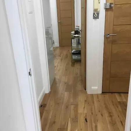 Newly Refurbished 2-bedroom Flat In Notting Hill Apartment *