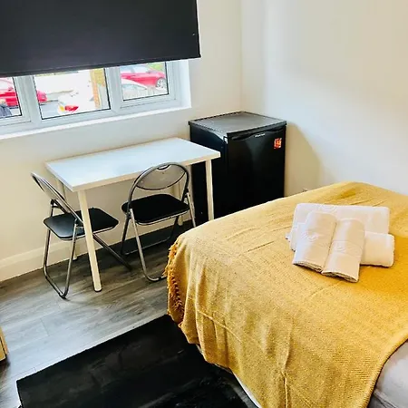 Beautiful Private In Willesden Apartment London