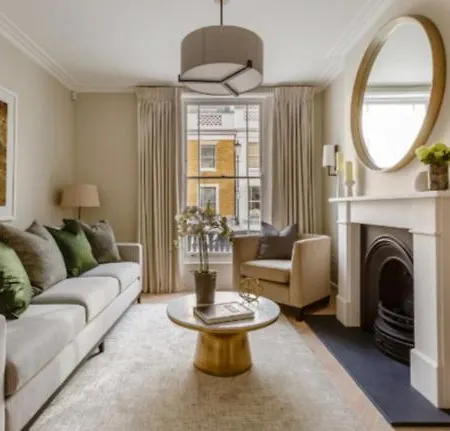 3 Bedroom House In Knightsbridge * London