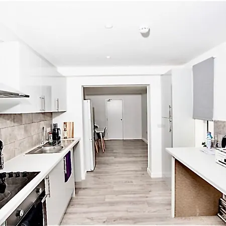 Dunamis Staycation 4 * Croydon