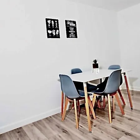 Homestay Dunamis Staycation 4 Croydon