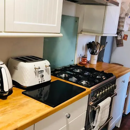 Heathfield Square Homestay *