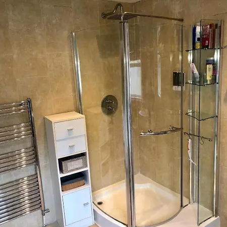 Heathfield Square Homestay London