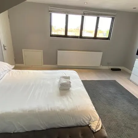 Homestay Large House Close To Greenwich Eltham