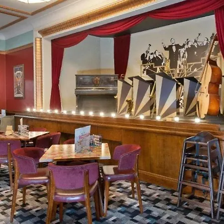 The Greenwood - Wetherspoon Hotel Northolt (Greater London)