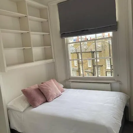 Apartment Stunning Grand 2 Bed, 2 Bath Apartment,