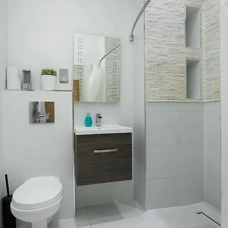 Lovely One-bedroom In Paddington Bayswater. London