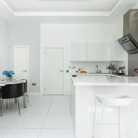 Lovely One-bedroom In Paddington Bayswater. Apartment *