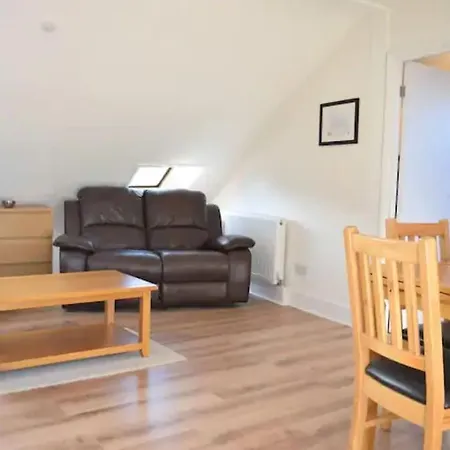 Spacious 1 Bedroom W/ Outdoor Terrace *