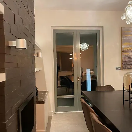 Spacious 4br, 2ba Holiday home London