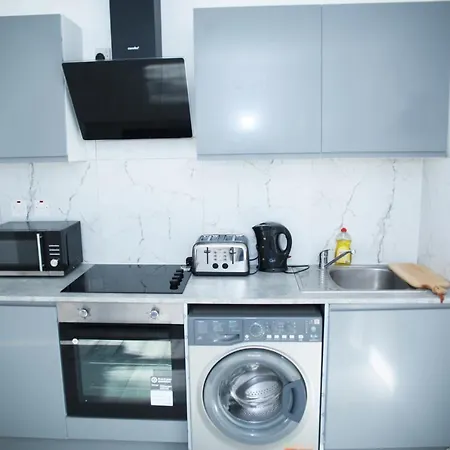 Stunning 1-bed In With Parking Harrow