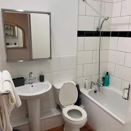 Apartment 2 Bed Flat In Canning Town *