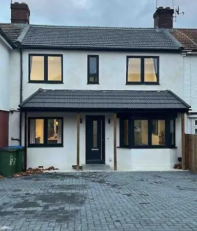 Luxury Entire House In Greenwich