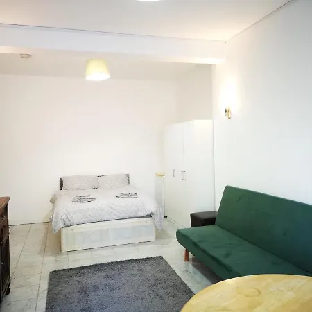 Kwatera prywatna Large Spacious In Zone 2 Londyn