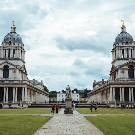 Stunning 1 Bed Flat In The Heart Of Greenwich *