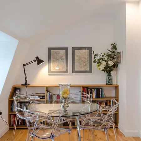 Penthouse Kings Cross Apartment