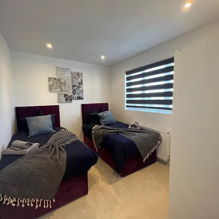 Star Station Road 3-bed Haven London