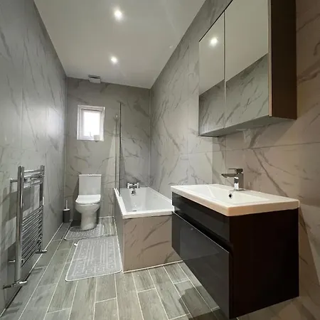 Star Station Road 3-bed Haven London