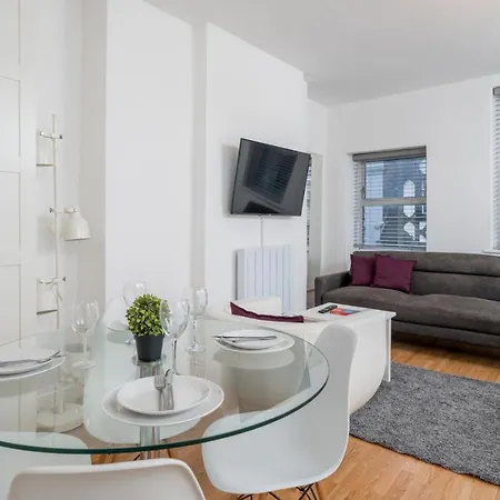 Soho & Covent Garden Apartment, Sleeps 3 Apartment London