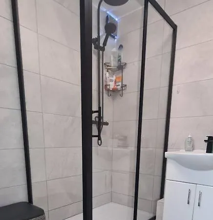 Lovely 2 Bedroom Flat With Free Parking