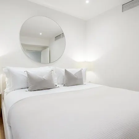 Luxury Mayfair Townhouse With Ac 3br 3ba London