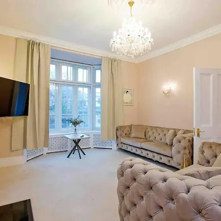 Beautiful Iconic 4 Bedroom House By Regents Park