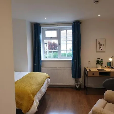 New - Private King Bed -put- With Terrace, Free Parking, Near Tube *