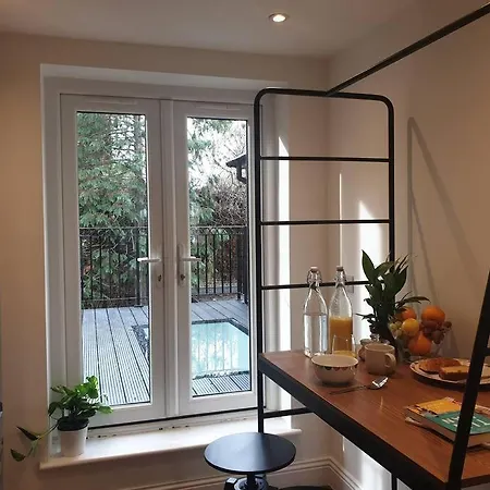 New - Private King Bed -put- With Terrace, Free Parking, Near Tube