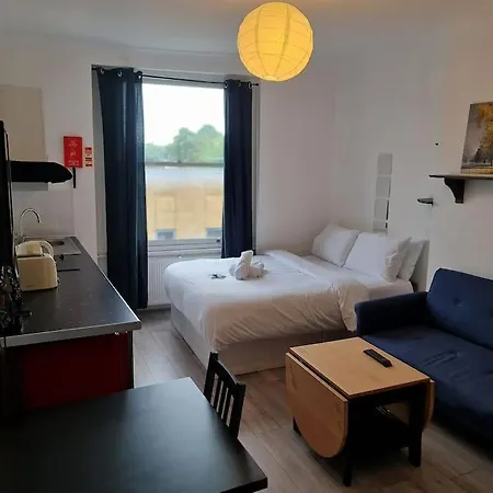 Chic & Modern In Caledonian Rd Apartment