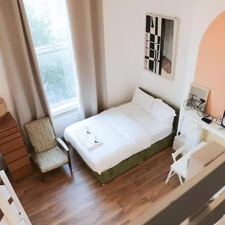 Sunlight Studio In King's Cross Apartment