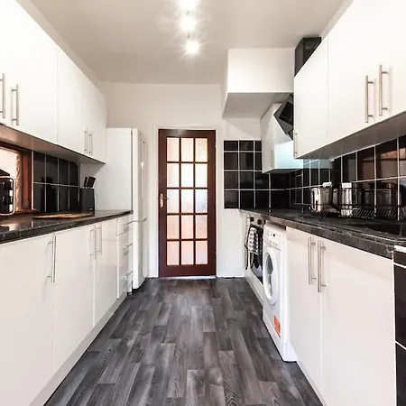 Morganite - 3 Bedroom House Holiday home London