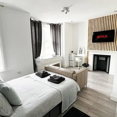 Minet Gardens House - 6 *