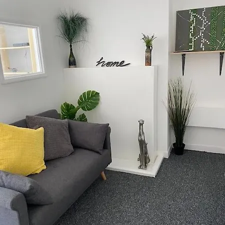 Apartment Lovely 2 Bedroom Flat In Greater