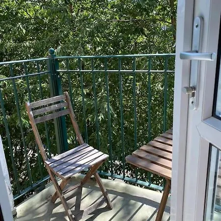 Apartment Lovely 2 Bedroom Flat In Greater London