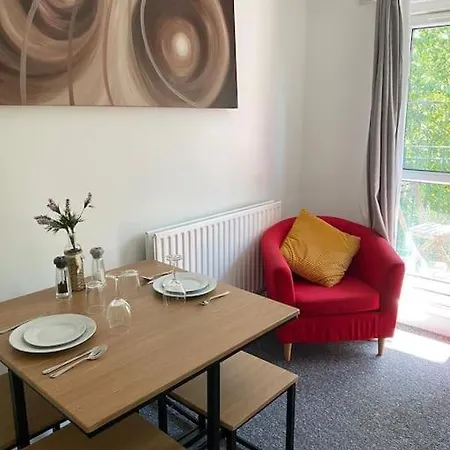 Apartment Lovely 2 Bedroom Flat In Greater