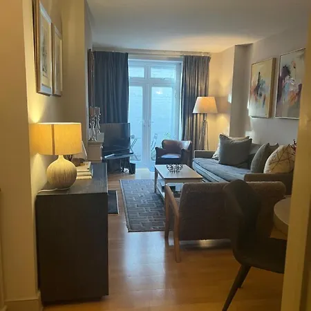 Apartmán 2 Bedroom Just Off Kings Road *