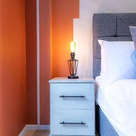 Luxurious Hackney Near Train Station * Londýn