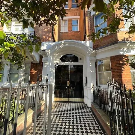 Guest house Luxury Specious In Central *