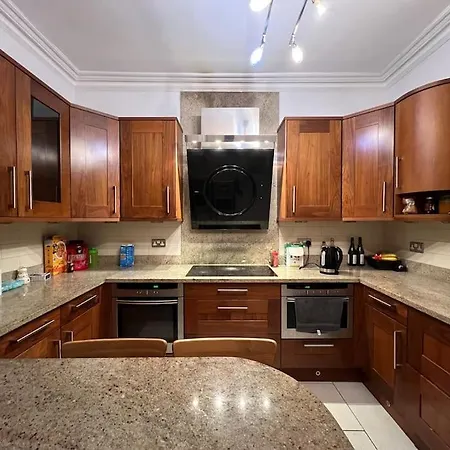 Luxury Specious In Central * London