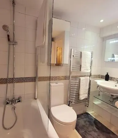 דירה Spacious 2 Bedroom Flat In Baker Street