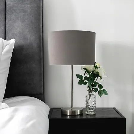 Skyvillion - London Chase With Parking & Wifi *