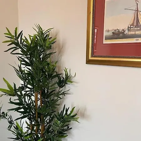 2 Bed Flat In Canning Town