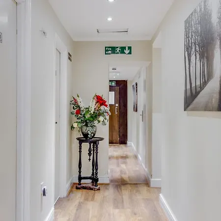 1 Lexham Gardens Hotell 3*