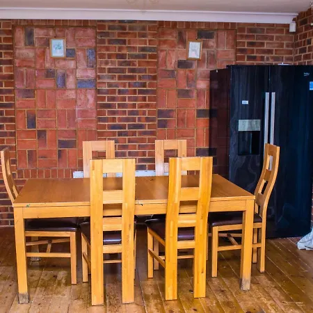 Selsdon Calm Airbnb Homestay *
