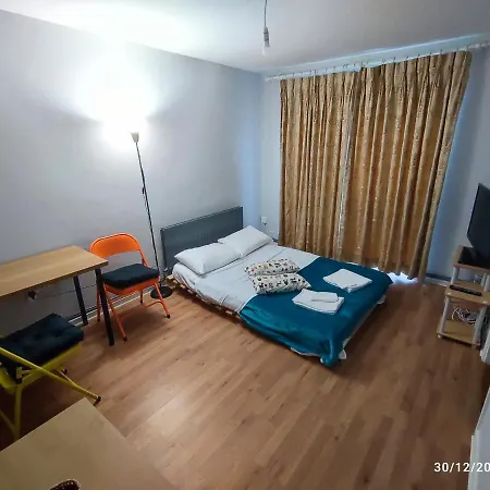 Apartment And Quiet Flat In London! Close To Station