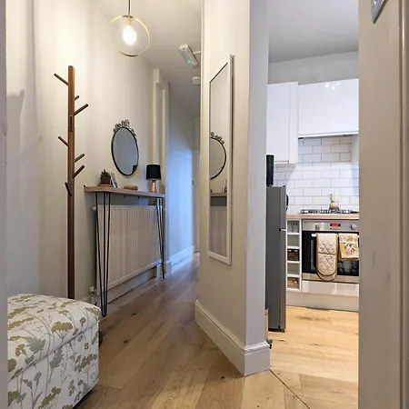 Apartment Gorgeous Wood Palmers Palmers Green