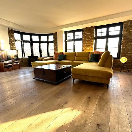 Deluxe Penthouse Riverside View 2 Bedroom Flat With Lift - Old Industrial Factory Warehouse