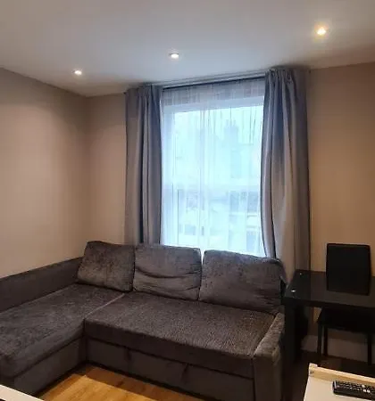 Modern Apartment *